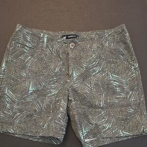 Lee Women's Shorts in Green and Brown Pattern